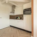 Stylish-loft Near Center And Park