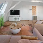 Daire Stylish-loft Near Center And Park Roosendaal