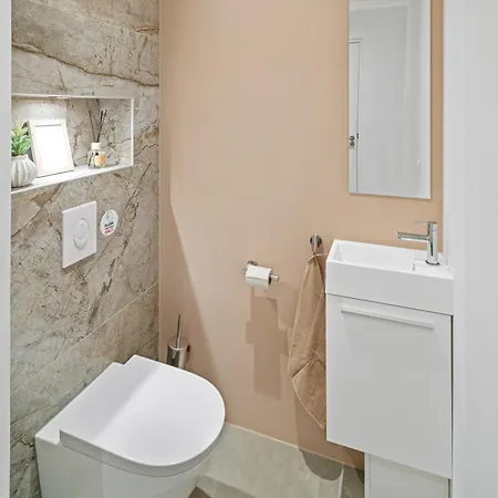 Stylish-loft Near Center And Park *